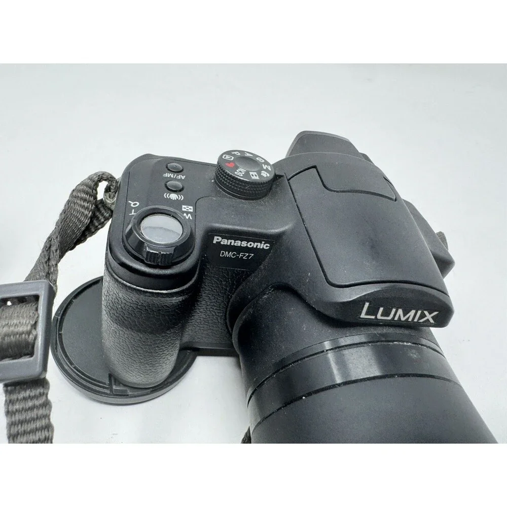 Panasonic Lumix DMC-FZ7 6.0MP Digital Bridge Camera Black w/ Charger & Lens Hood